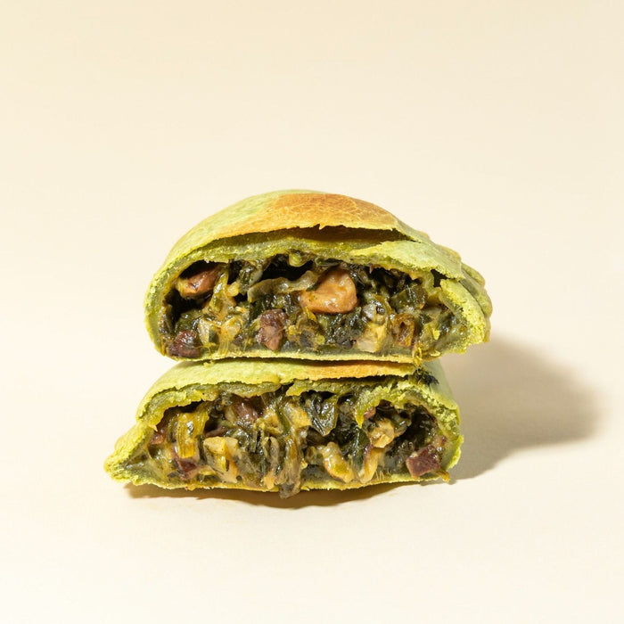 Portobello Spinach & Mozzarella Empanada – Vegetarian Pastry for Events